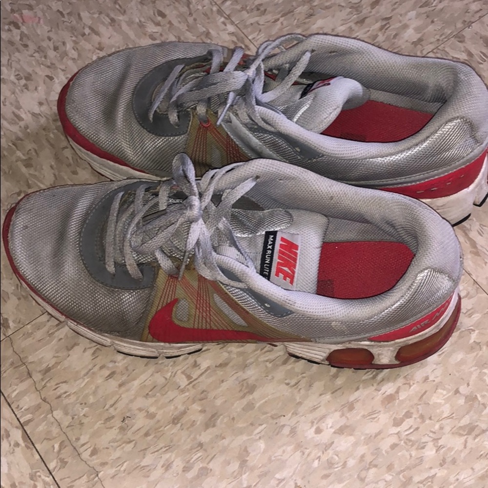 men’s air max sneaker